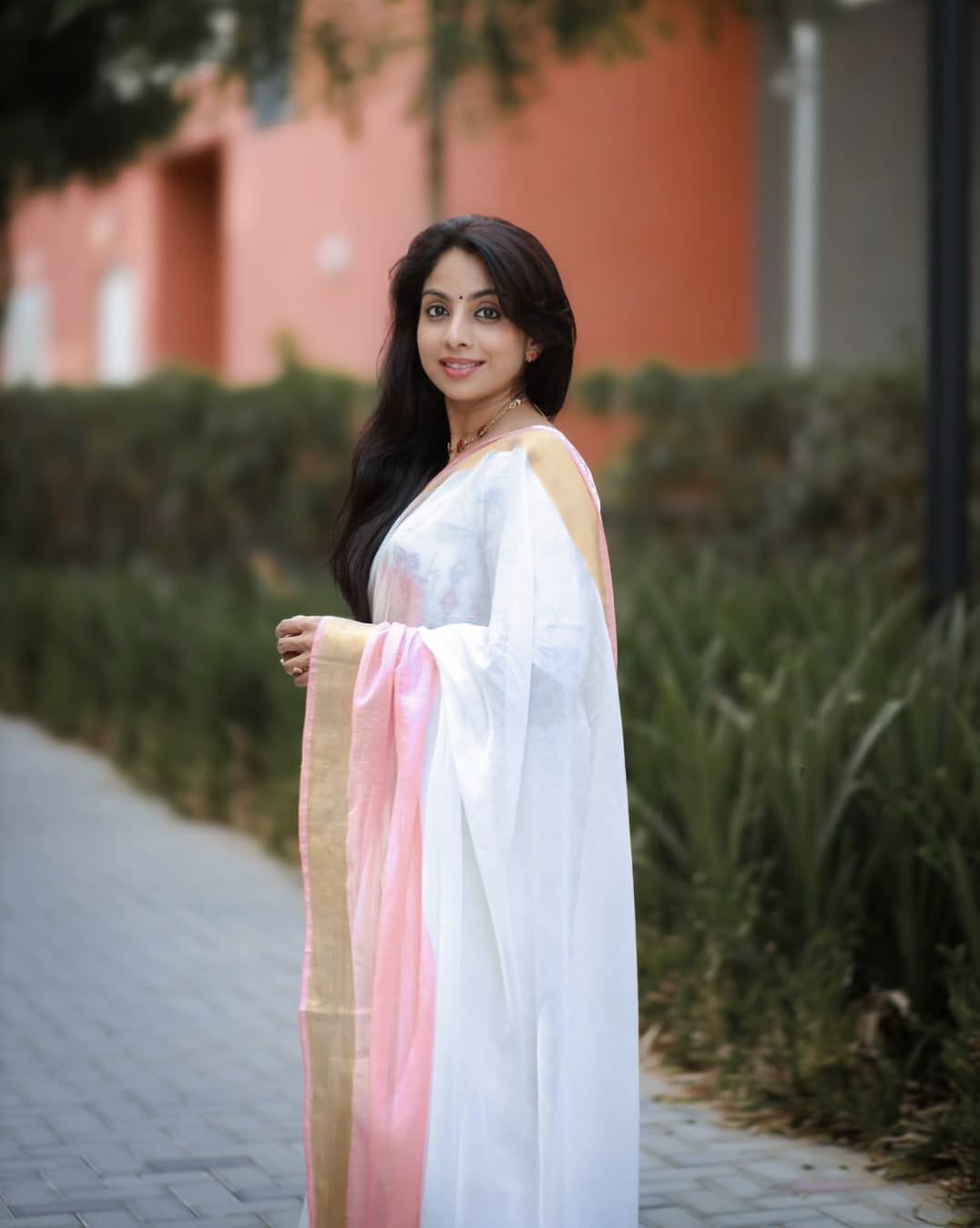 GOLD Border Linen Digital Print Saree