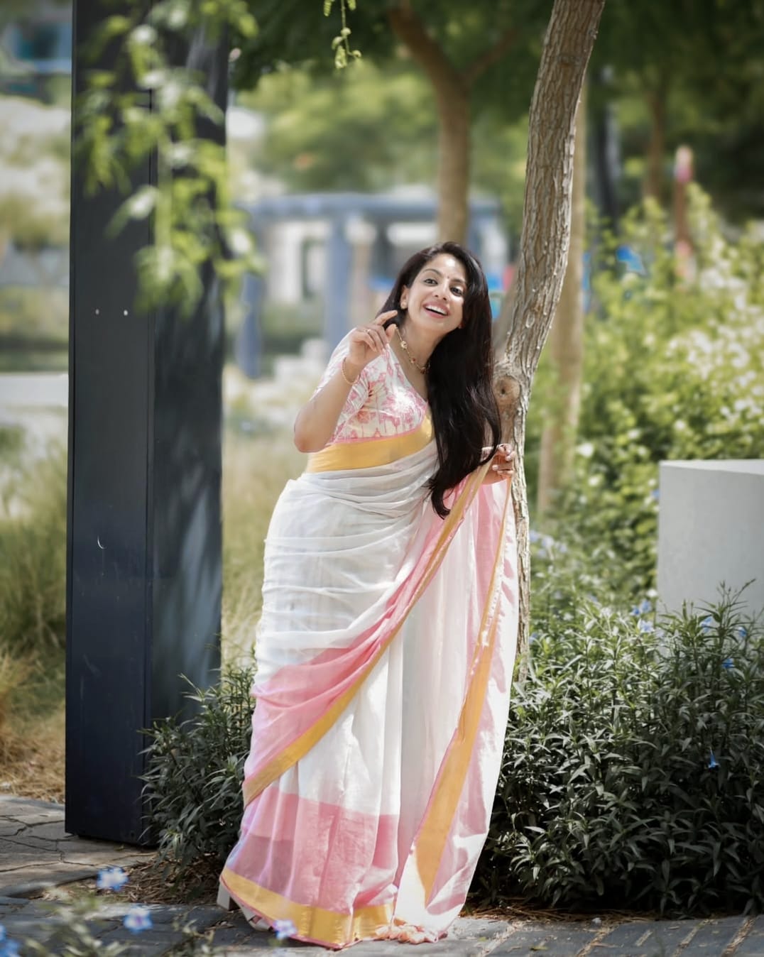 GOLD Border Linen Digital Print Saree