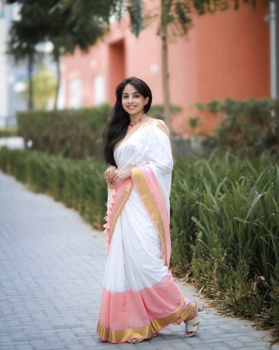 GOLD Border Linen Digital Print Saree