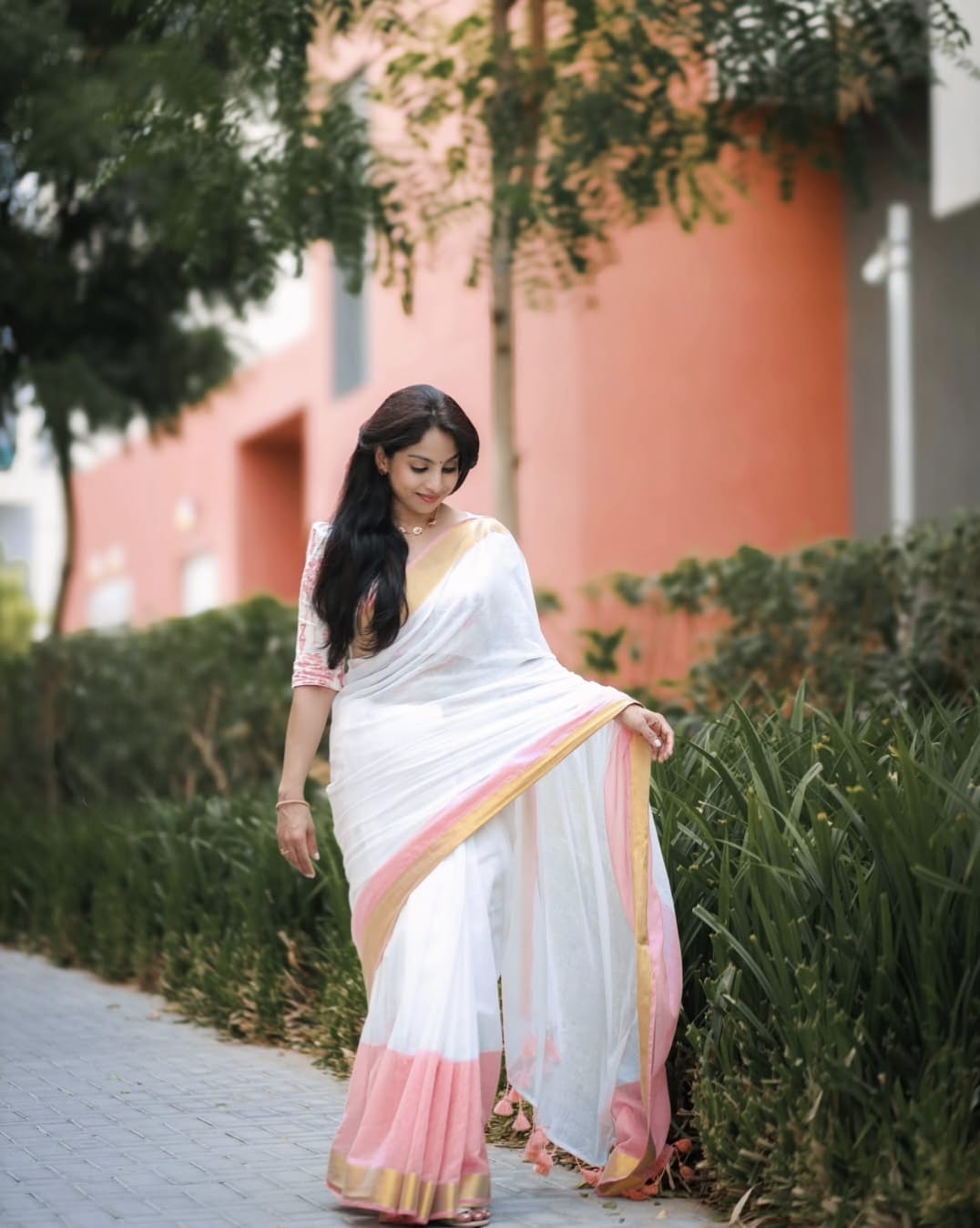 GOLD Border Linen Digital Print Saree