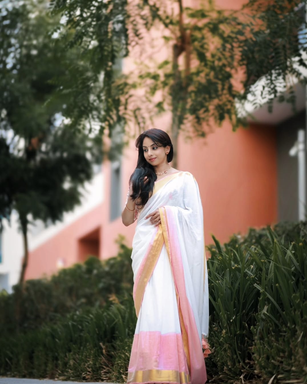 GOLD Border Linen Digital Print Saree